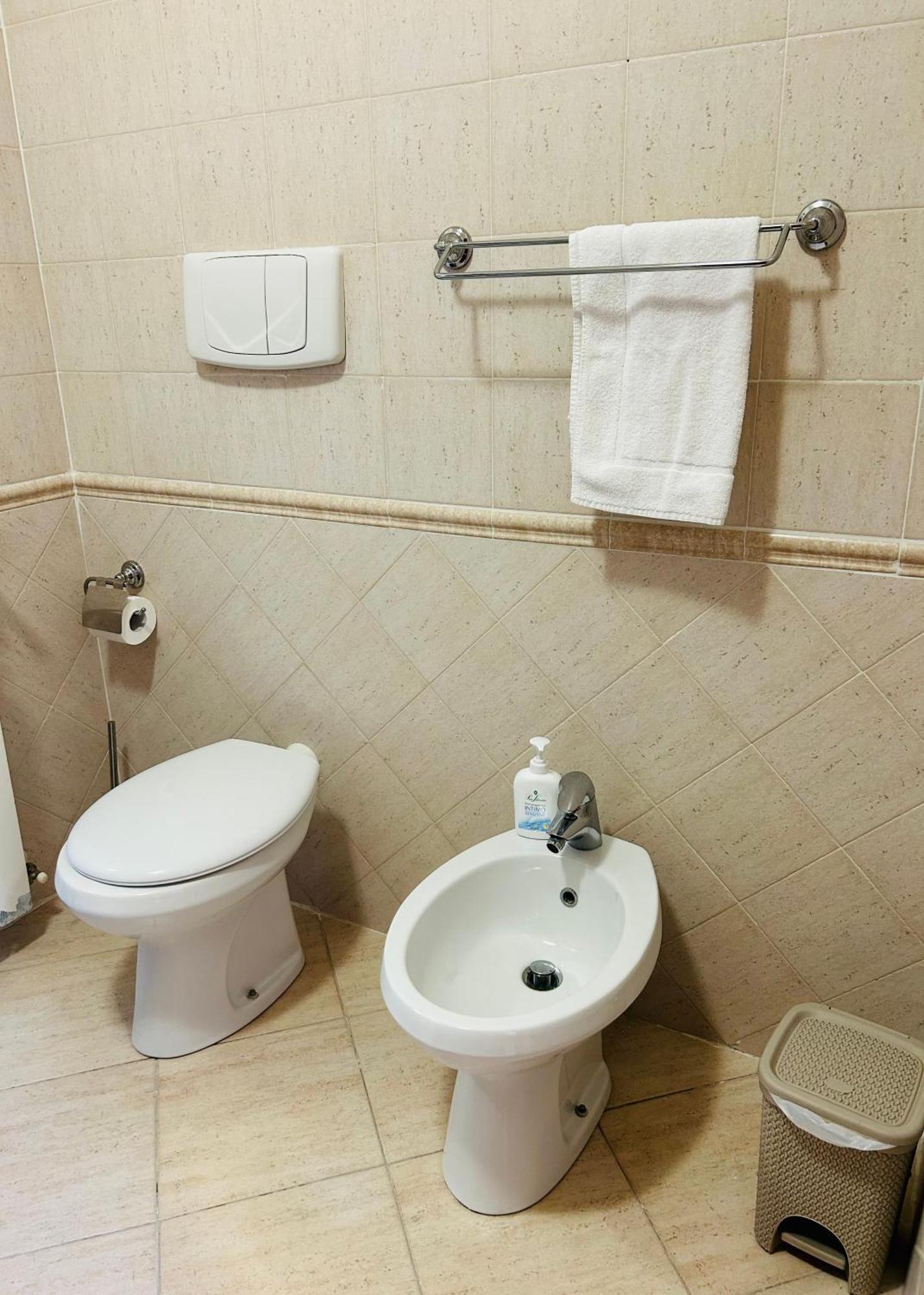 The House Room Aeroporto Fiumicino Exterior photo