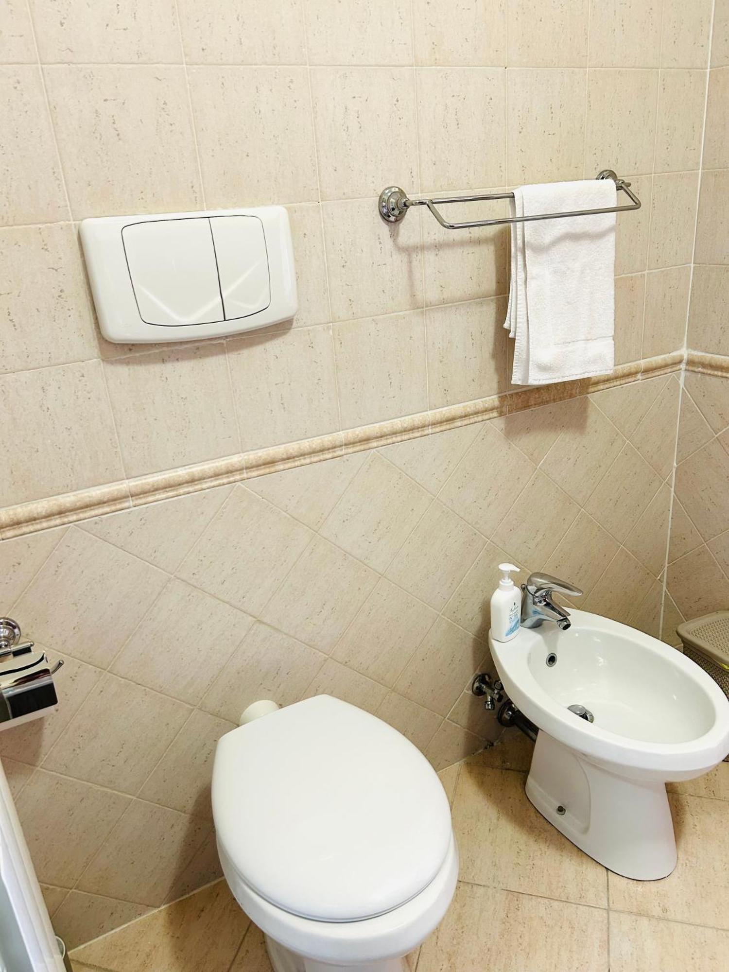 The House Room Aeroporto Fiumicino Exterior photo